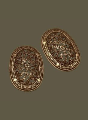 bronzetri-dragonbrooch_detail