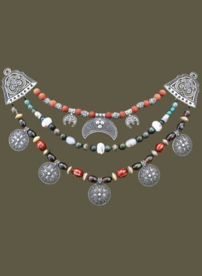 brooch_BeadChain_3strand