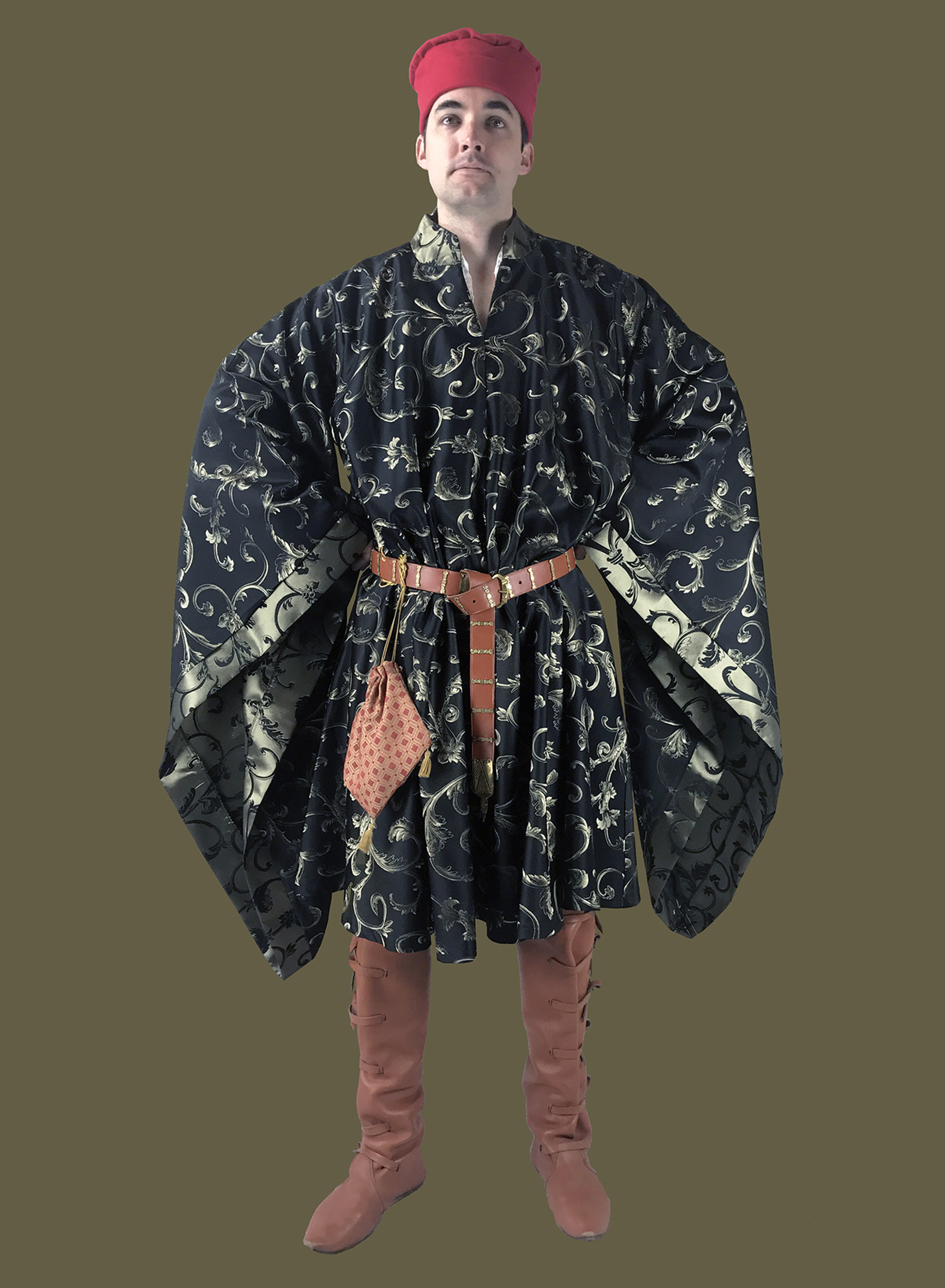 houpplelande_BlkGldBrcd_RedHat_fnt2